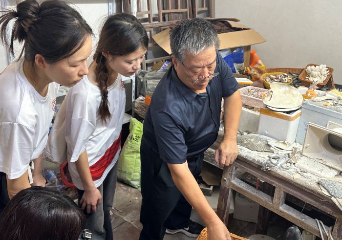 �V�|��ͨ�I(y��)���g(sh��)�W(xu��)Ժ�t���Єӌ��`�F�������(zh��n)̽��ؐ��ˇ�g(sh��)