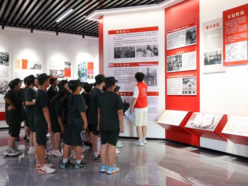 �ഺ���h�`���ģ��tɫн�𹲂���