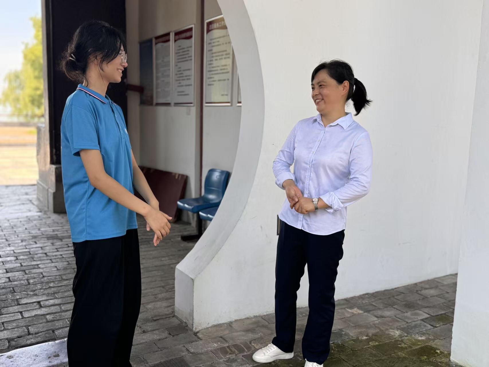 �����W(xu��)Ժ���ι���W(xu��)Ժ�ݻ�܊�Ļ����L������ò���`���