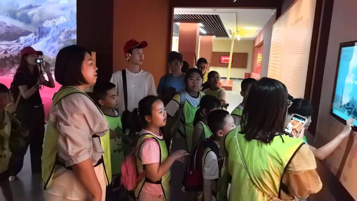 ��ɽ��ˮ׷���t�����ഺ����������˹�����L��