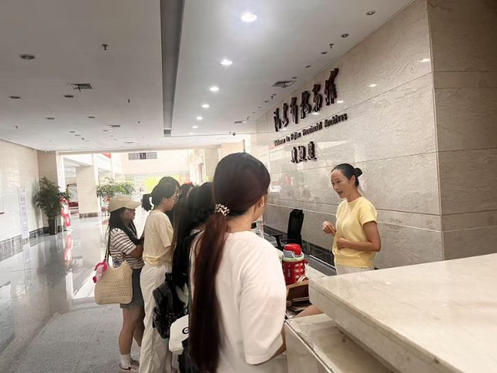 ����������W���n��ۙ��ͯ���t�������`��_չ�tɫ������H��������������`