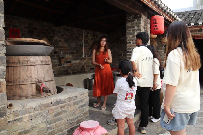 ������������Ļ����}�����ഺ�x���С����L����W(xu��)���F�ݡ������d�l(xi��ng)�������T�����顱����������`�o(j��)��