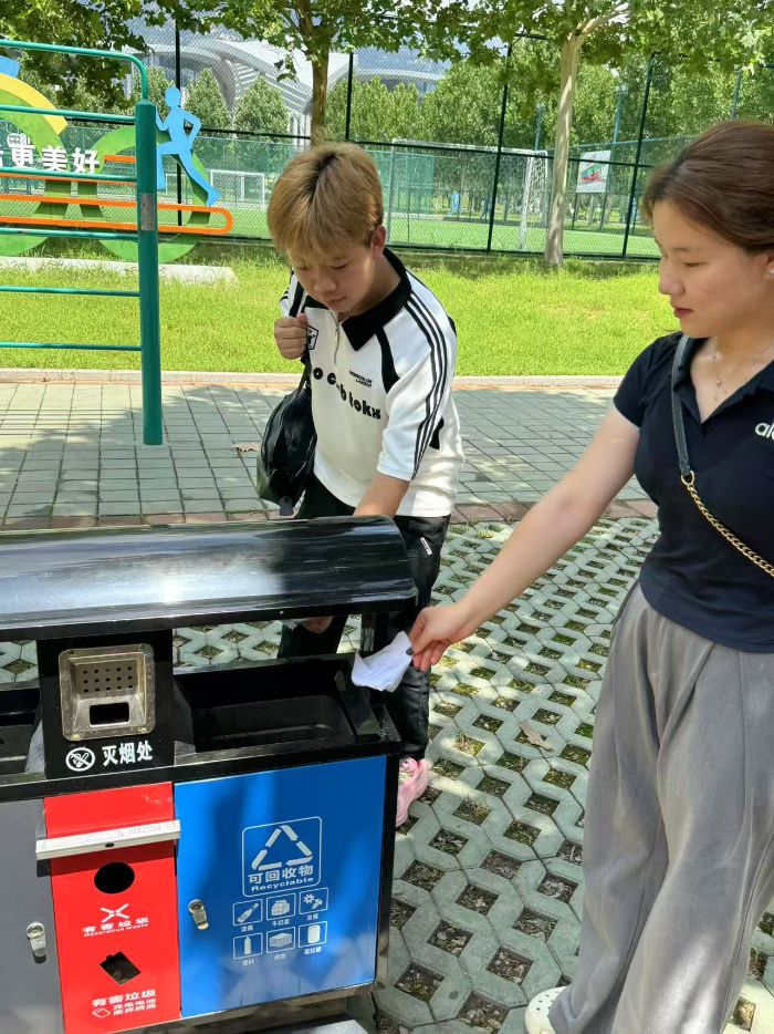 ���u�r�I��W��̩ɽ��퍡����`�F̩���У����tɫ�����L�����Ї�