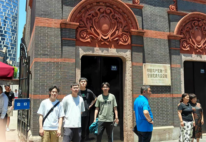 �Ͼ���Ӌ(j��)��W(xu��)��(gu��)�H�W(xu��)Ժ���Ϻ��tɫ�Ļ�����С�(du��)����̽���Ϻ��tɫ���E�����и�������