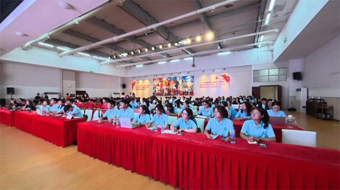 �����ǻ���н���ഺ�����`����