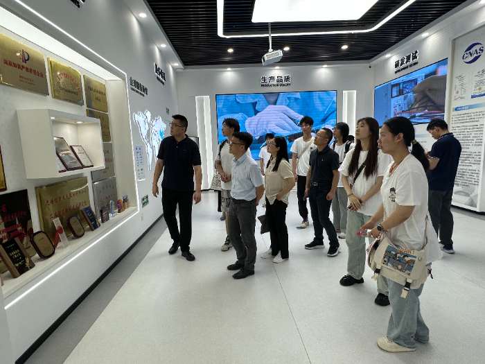 �K�ݳ��ЌWԺ���ǅR�󺽡����`�F���M�Ž�늚⣺�Ԯa���ں��x�����������˲����B