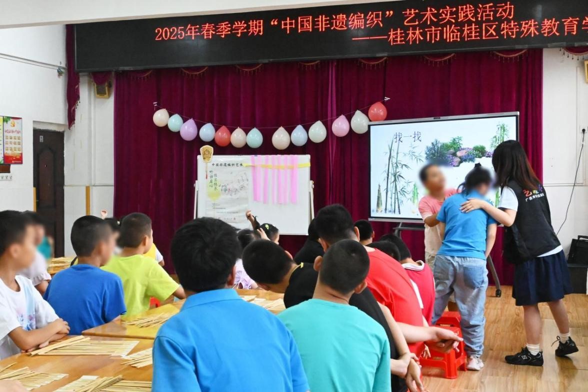 ��������l|�V��������W��ˇ��ͯ�ġ��F꠼����������g�������I���ڹ������_չ�����Z���ġ�ָ����С����`���