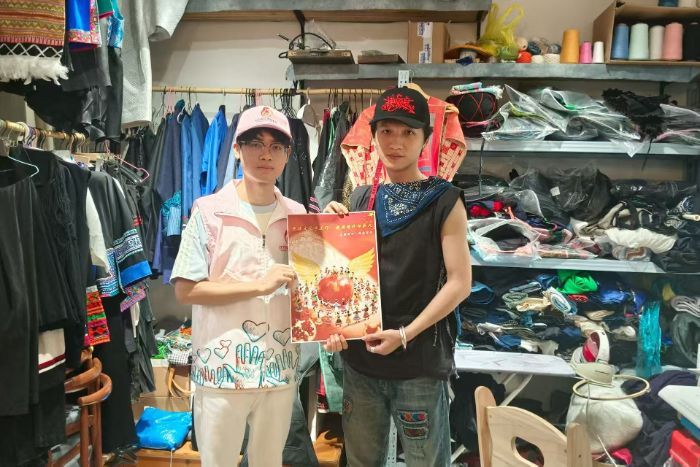 ʯ��ͬ��̽������ഺ���������z�����ώ�̩Ժ�tʯ��־Ը�(du��)���V���ό��`�������Ļ�����