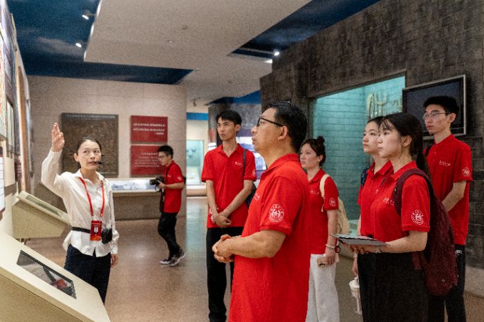 ����܊������ഺ������Ͼ��r(n��ng)�I(y��)��W(xu��)���`�F(tu��n)��푼tɫ�����c�l(xi��ng)�����d�����