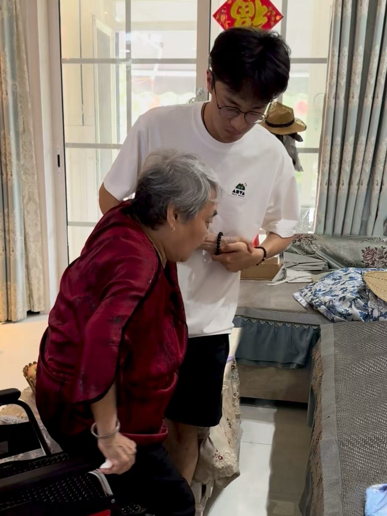 ���ഺ���oϦ��cͯ��V������W����������l�壬�_չů���Є�