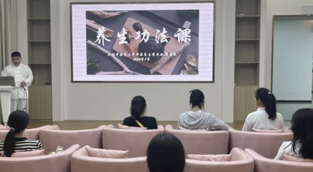 �ഺ��ȼ���B���е�