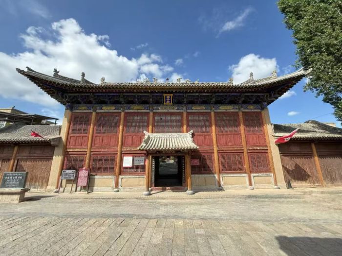 �m�����W(xu��)�������l(xi��ng)��̽���tɫ���E���P(gu��n)ע�z�a(ch��n)���o(h��)