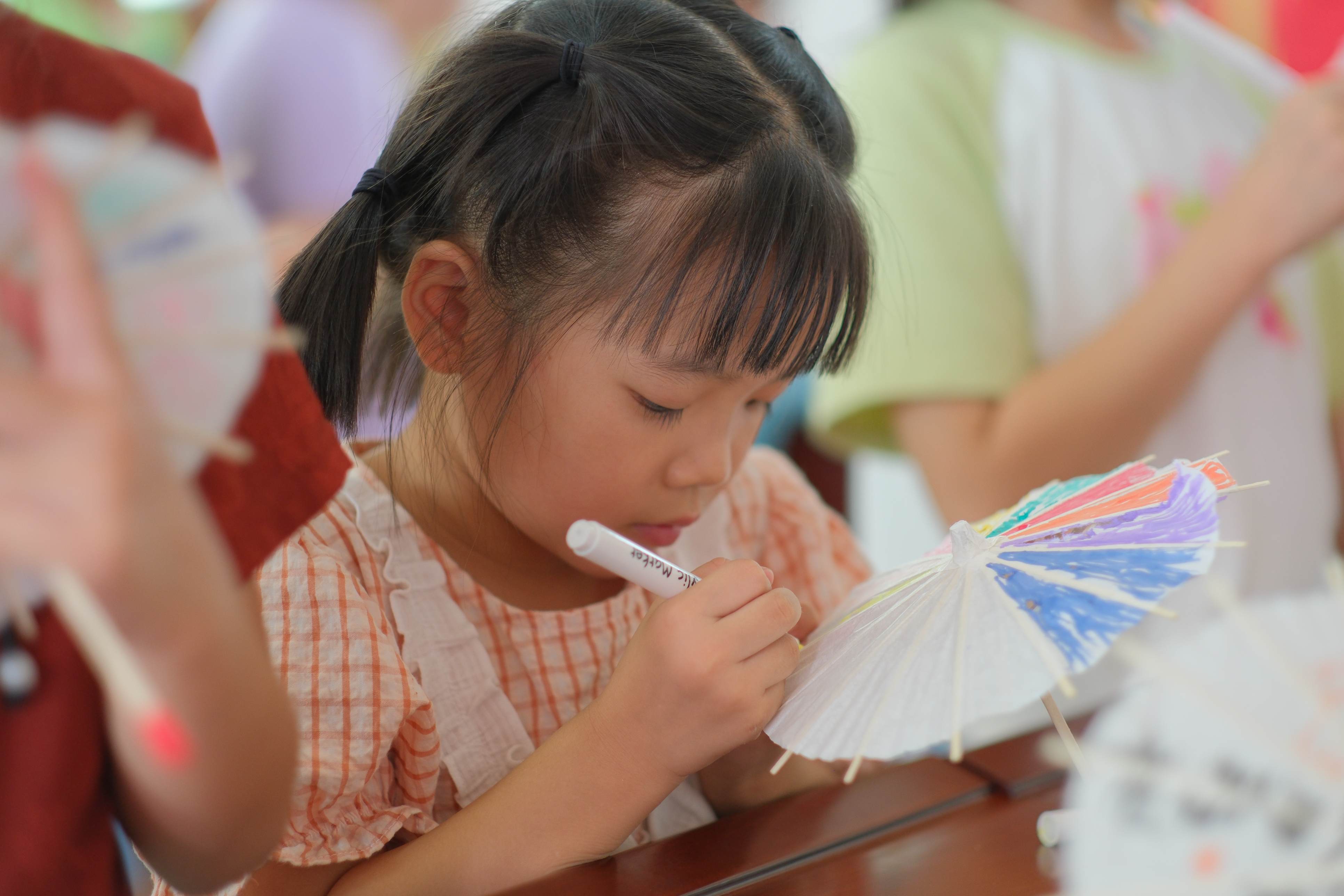 ���ഺ֮���m�Ļ����}����ͯ����ֲ̎����֮�������A�ώ�����W�����������ͻ����_չ�����|�Ļ��z�a����ʽ�w���