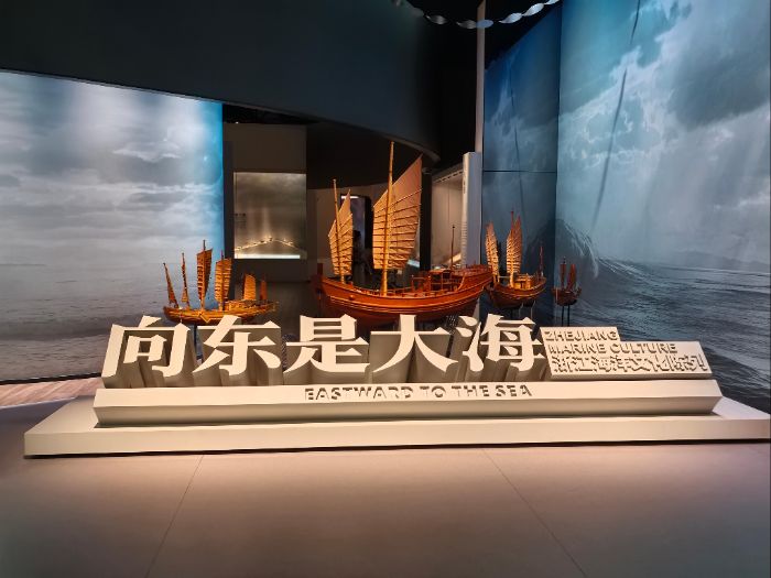 ǧ����У�����ز��[�vʷ