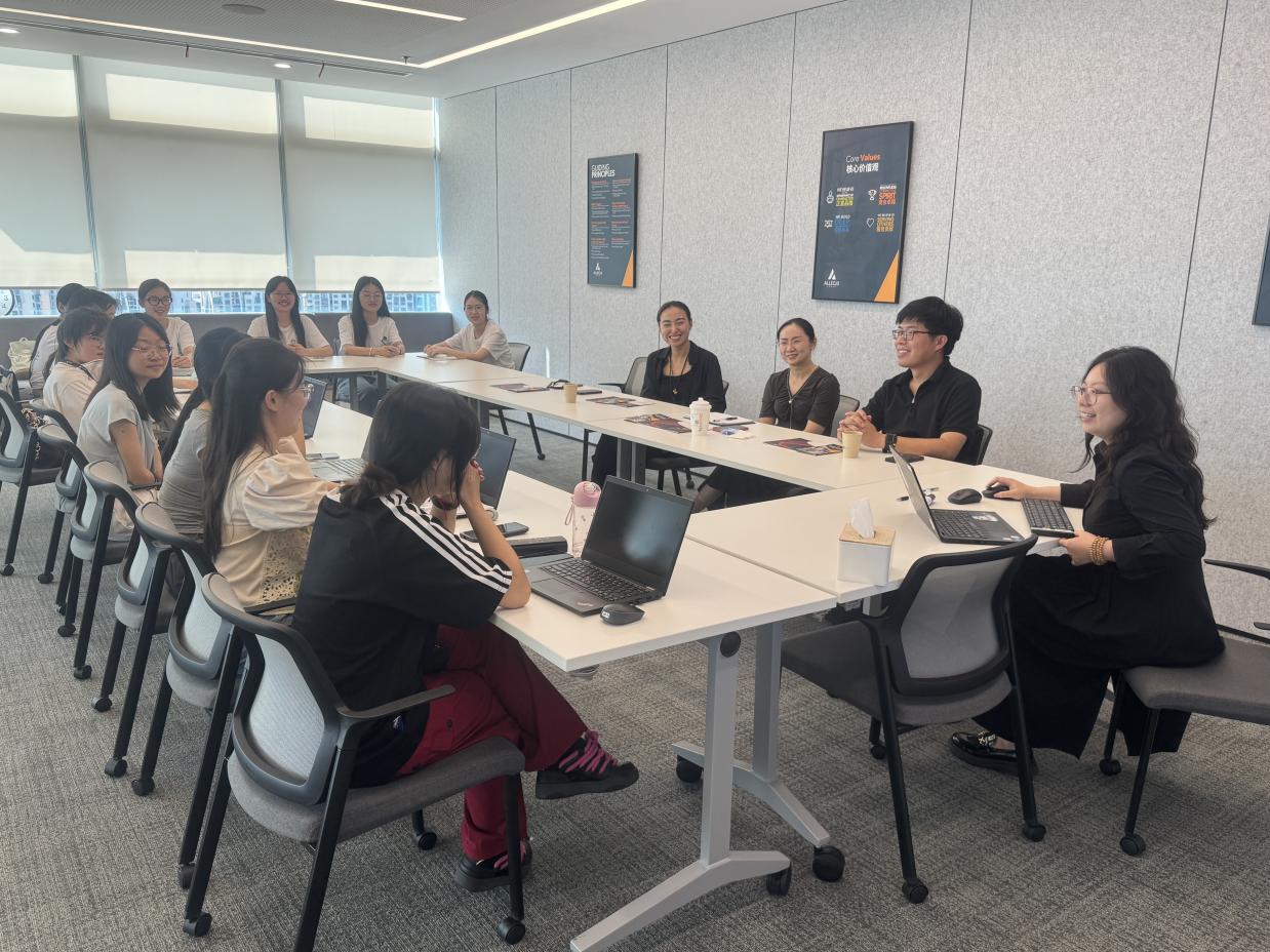 ����׃��ӛ�����K�ݳ��ЌWԺ�W��HR��λ���`��͑׃֮·