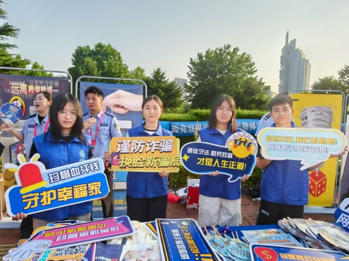 ��У�ӡ����p���������ݳ����c���p������������ײ