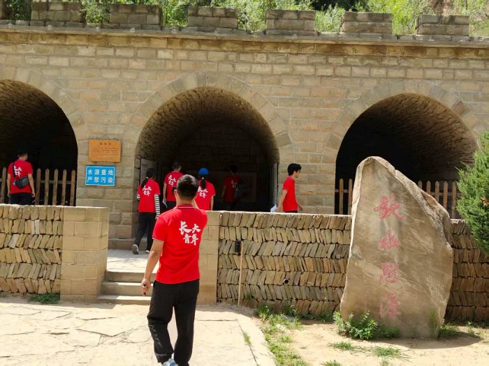 �L����W(xu��)������Ӱ���׷���tɫ���E���`�Еr��ʹ��������������`����վ�������ҺӴ�