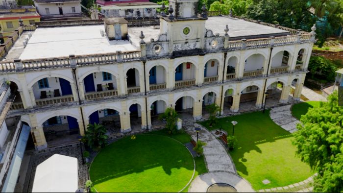 �ڰ���SУ������с������_ɽ������ᣬһ�⌑�o�r���c�҇������