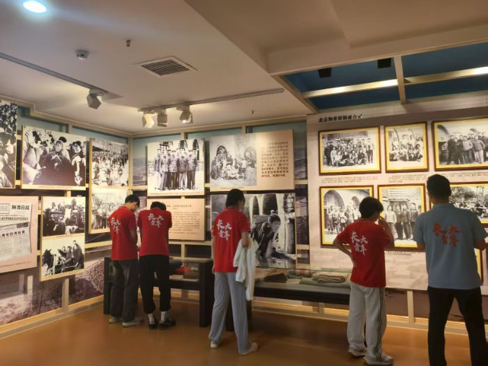 �L����W(xu��)������Ӱ���׷���tɫ���E���`�Еr��ʹ��������������`����վ�����Ӱ�����֪�಩���^