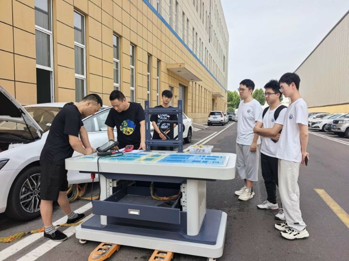 �L����W(xu��)�W(xu��)�����M(j��n)����̽���a(ch��n)���ں���·��