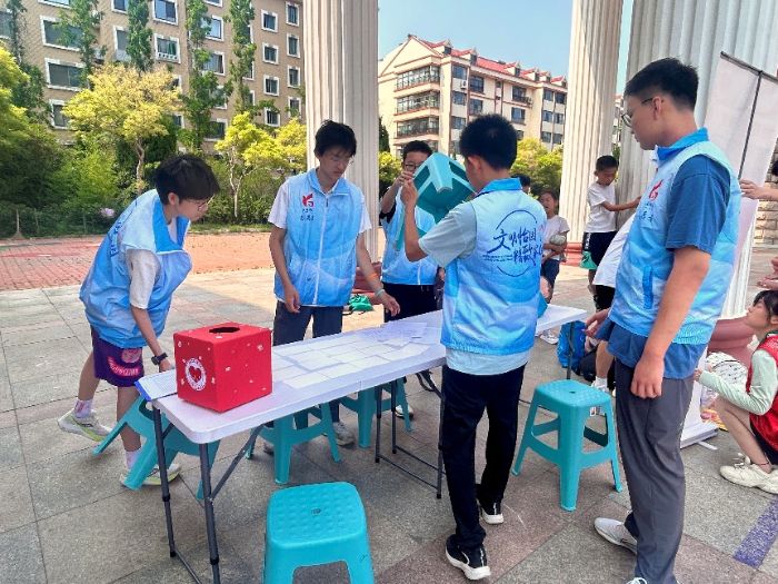 ����֪�R�M(j��n)У�@��һ��֪�R�c���`����Ƚ���