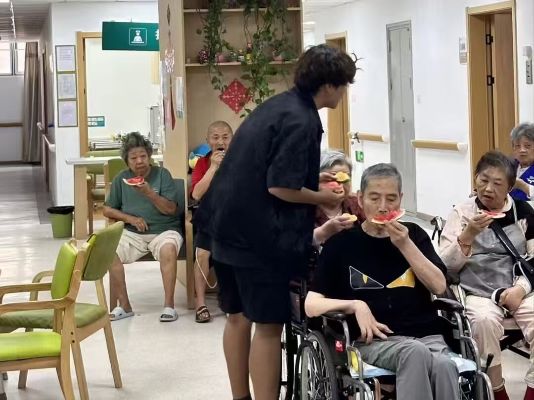 ���K�Ƽ���W(xu��)�܄ӌW(xu��)Ժ�_չ����ůɣ�ܣ�־Ը��顱����������`�����ഺ��(d��n)��(d��ng)