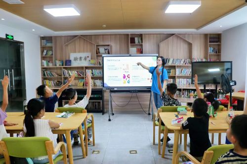 Ӣ�Z���ɲ����ף���W(xu��)���y����^(q��)��ͯ�����Z�Ը���