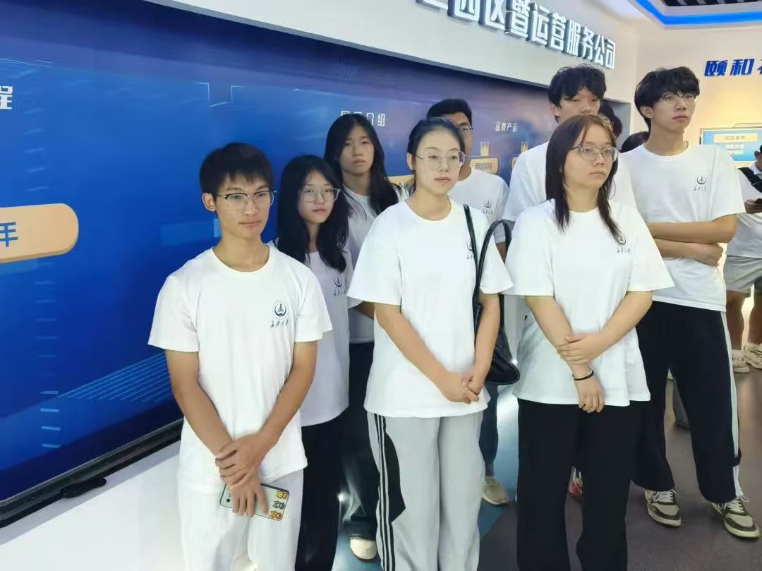 �ഺͦ�� | ��У�W��ů���ڣ��ഺ־ԸӳϦꖡ��L����W�����ɹŶ�����˹��Դ���³̡��I�d�f������������`꠼o��������