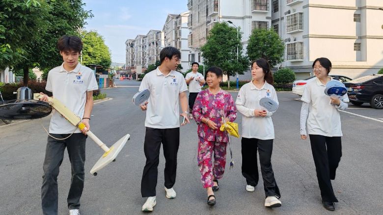 �ѻ��W(xu��)Ժ��������־Ը����(w��)�F(tu��n)����������^(q��)�_չ�B(y��ng)���{(di��o)��