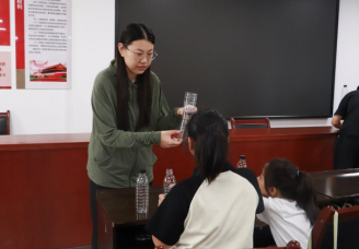 �Ї�Ӌ����W(xu��)2025��΢�����h(yu��n)�����`��ʮ���졪��΢����У����ͯ��