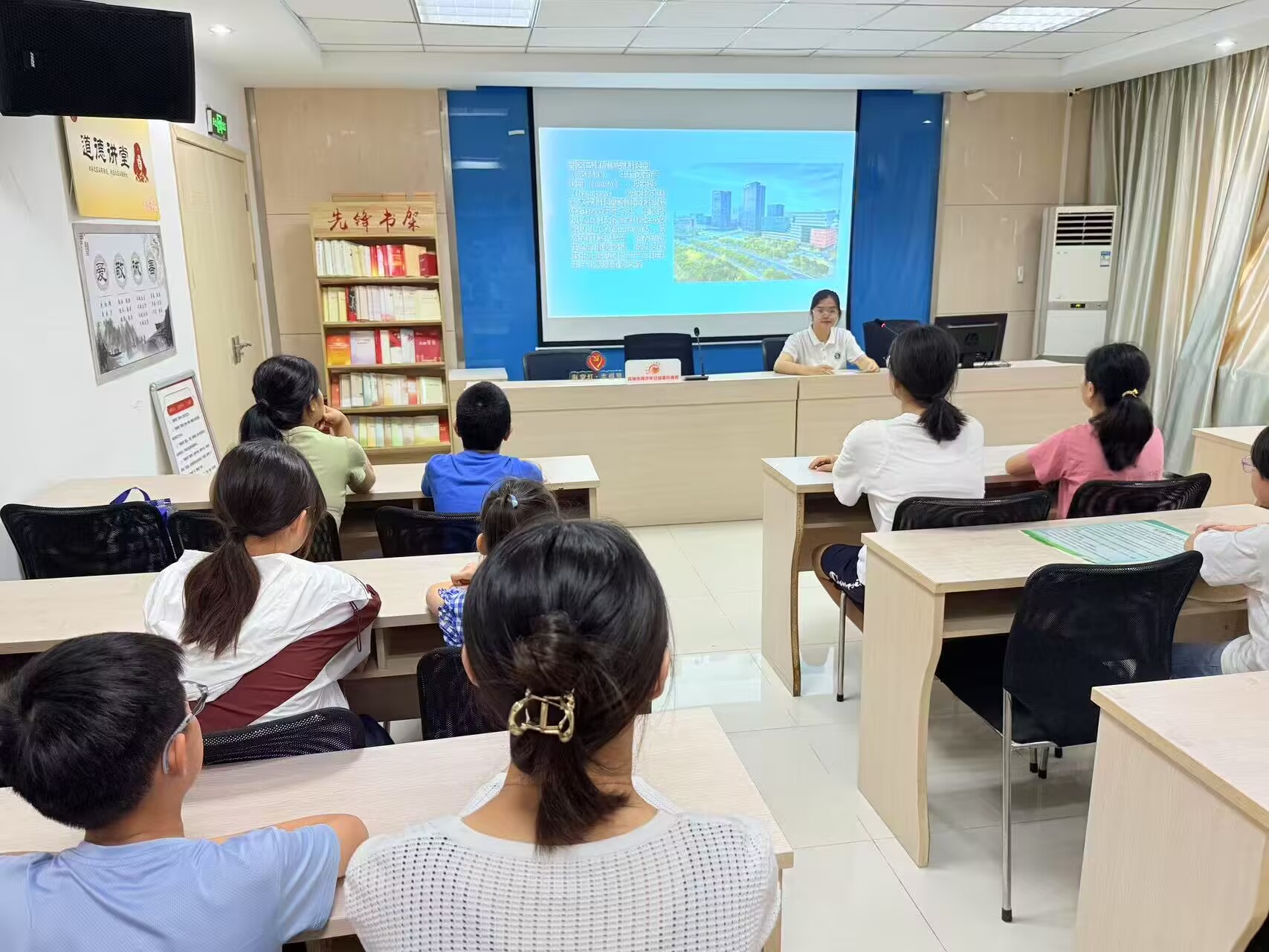 �@�^(q��)���`չ�L�����ഺ���������r