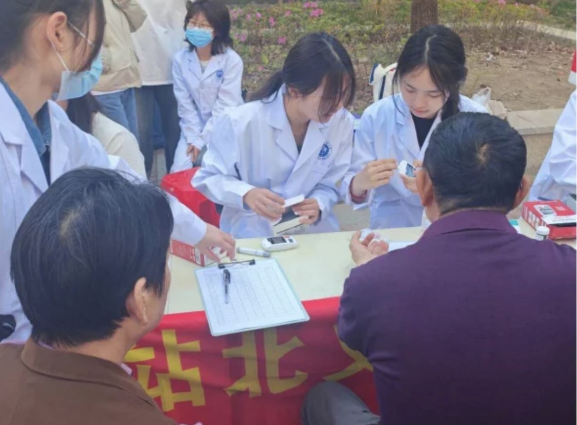 "���ִ�ů������ ��S���g(sh��)��(r��n)���ġ����������t(y��)ˎ��W(xu��)�A٢�������_չ��^(q��)�x�\���(d��ng)"