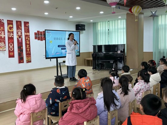 �����Xͬ�С��M(j��n)У�@�������o(h��)����ͯ��