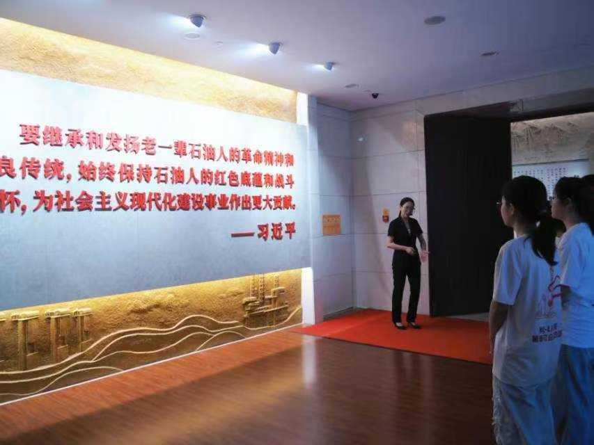 ׷��������ģ�����ʯ�;��񡪡���Mg-Li��δ������������`�F���M�������(y��u)�����y(t��ng)չ�d