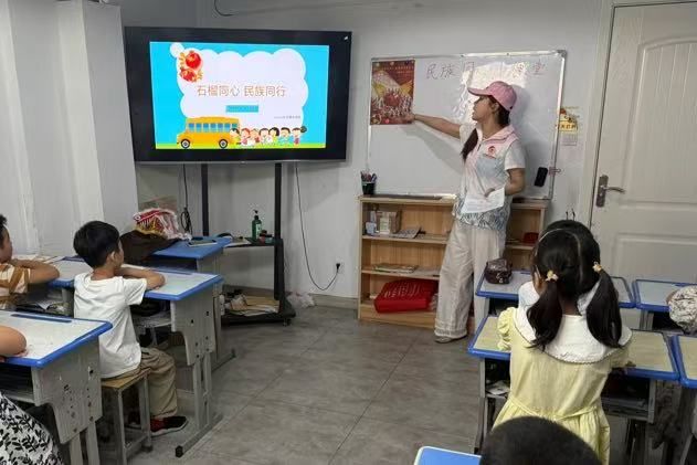 ʯ��ͬ�������磬�ഺ�y������}�����ώ�̩Ժ�tʯ��־Ը꠸������_չ�����Ļ����Ɍ��`