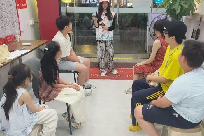 ����Ԫ�w�ق��У�ͬ�Ĺ��������顱����ʯ��ͬ�ġ�����ͬ�����������`�F��x�������Ļ�����