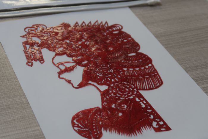 ƤӰԒ�tʷ �����m(x��)н�𣺽��i��SƤӰ��ļtɫ��(n��i)���c����·��