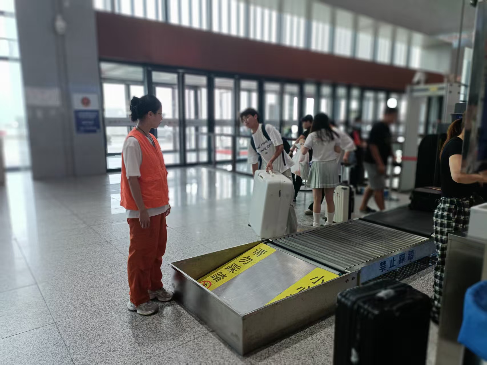 ����W(xu��)�����Fվ������(sh��)�`־Ը�С�