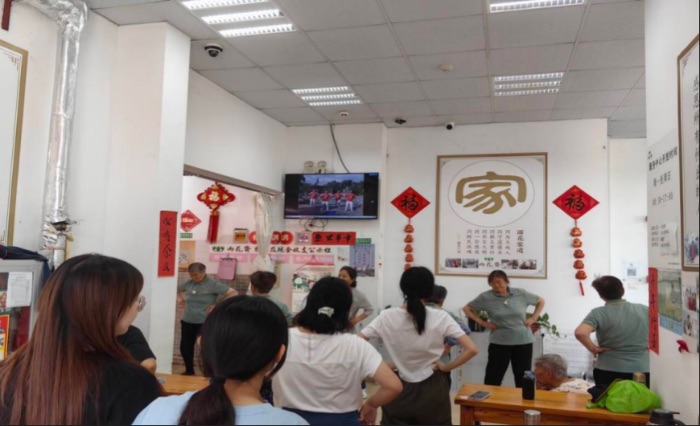 �ώ��W���c�껨��һ�Μ�ů���� �����Ͼ�������W���N������������������`�F�ǰ���Ͼ��н����|���껨���ϼ҈@�_չ���`���