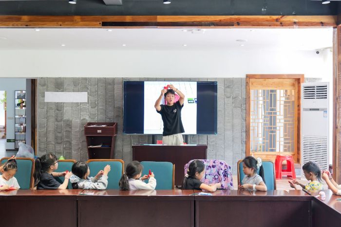 �ּ����� ����ӳͯ�ģ��L(zh��ng)���t��W(xu��)���F�ݮ���(ji��)���������Ҫ��ǭ���q���L(zh��ng)��н��ĕ�����(sh��)�`�(du��)���ڡ�ǭ���L(zh��ng)�����n�̼o(j��)��(sh��)��