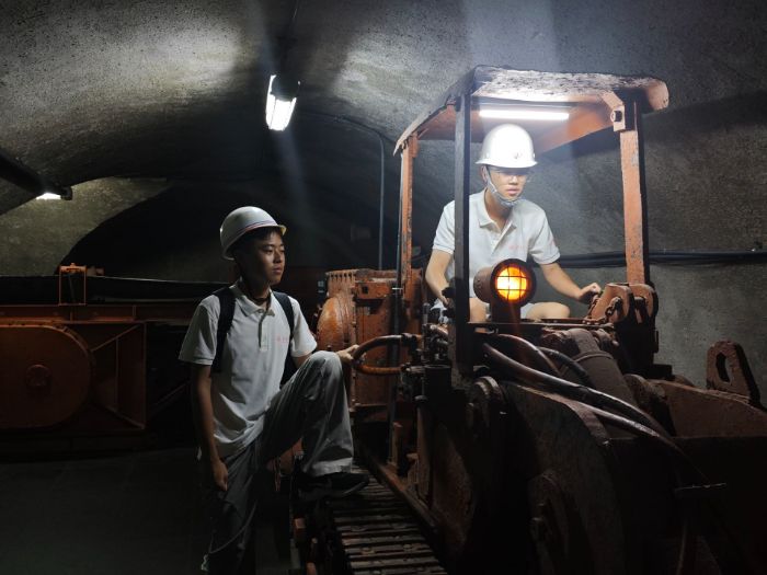 �ഺ���}���I�D�� ��ɽ����Gɫ�lչ