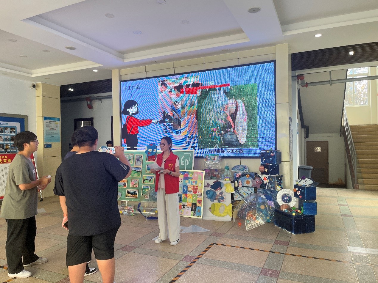 �ٻ����ո��� �����ǽ���ɫ