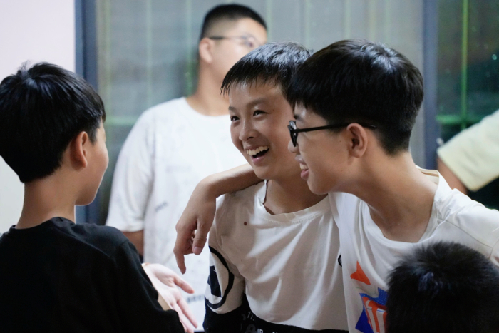 �ǆ�ͯ�� Ȥ��ͯ�꣺����ʰ�⌍�`����ƺӽ��WУ�e�k�����Έ@��