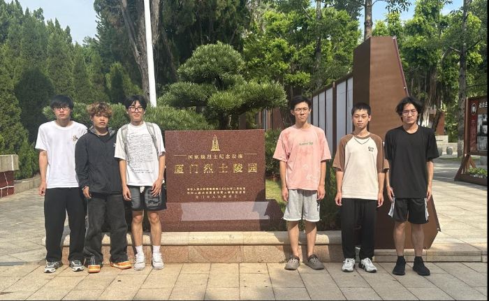 ����Ӣ��־���T���r�������B��W����ʿ��@׷˼��