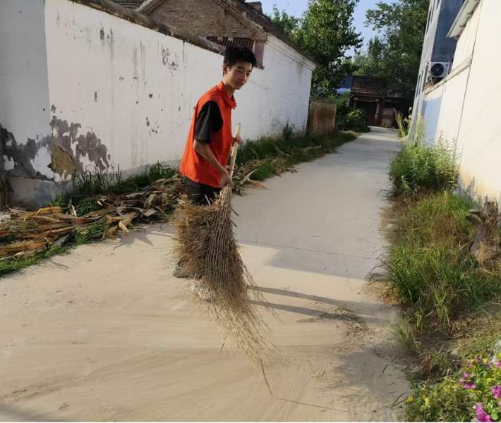 �L����W���ˌ��`�������ഺ���l�������Gɫ�҈@ ;