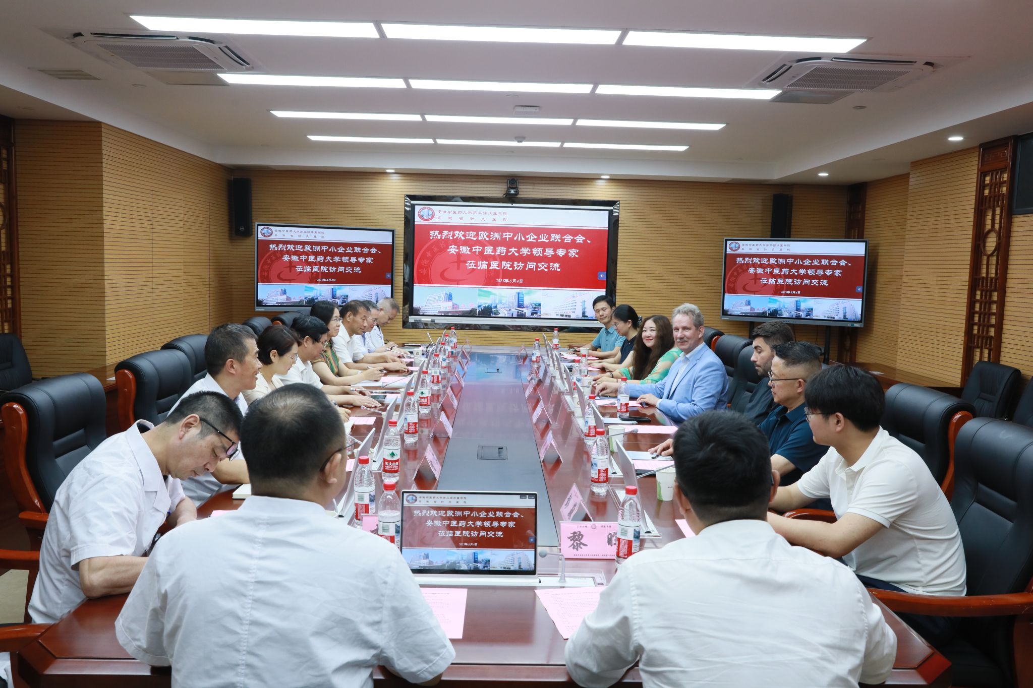 �W����С��I�ϕ�����F���L�������tˎ��W���콻��