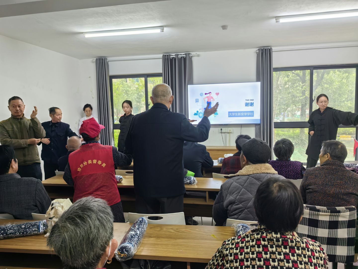 �������tˎ��W��W���°��t�W�W��10��18̖ͬ��Է�x�\