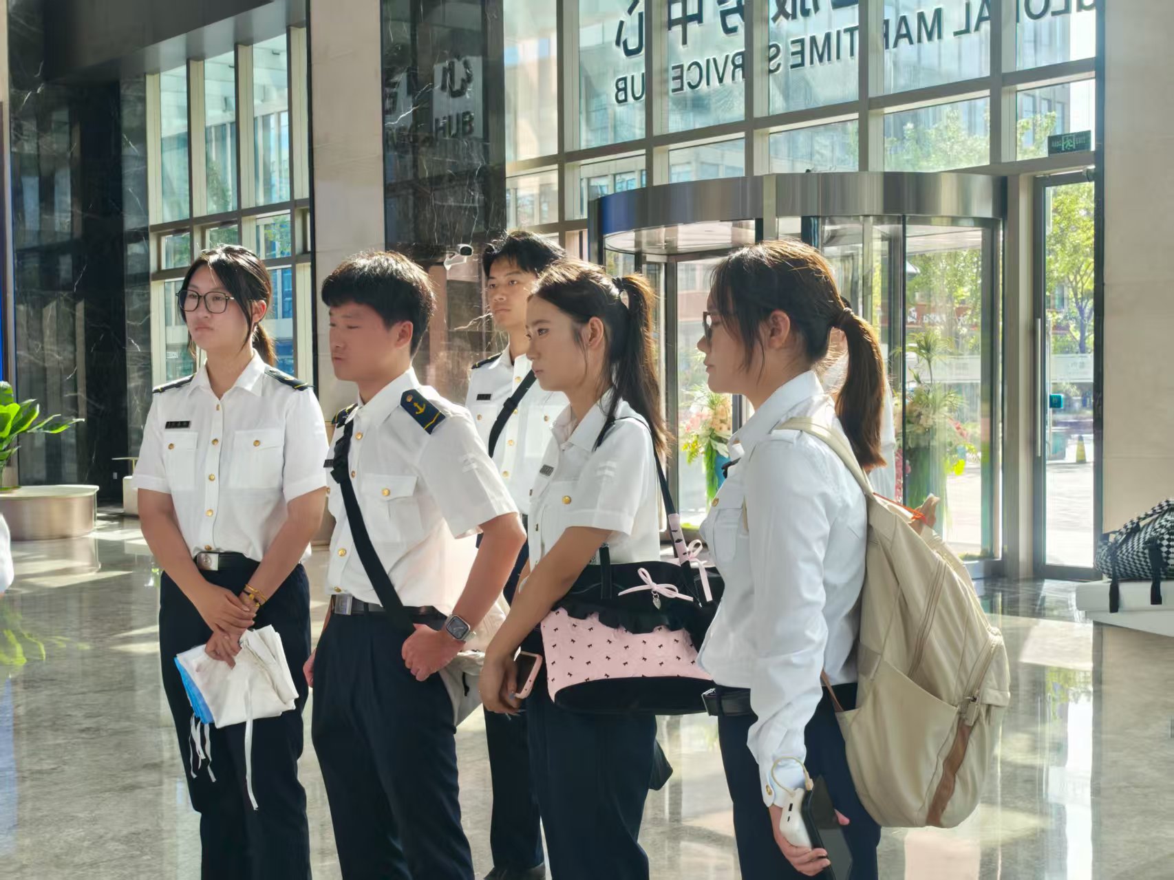 �Ϻ����W��̽��ɽ ��a�Gɫ���\���`